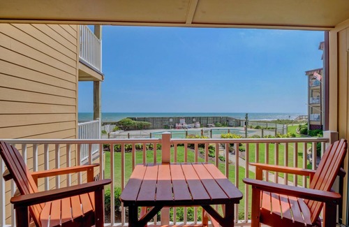 Sneads Ferry Condo | Oceanfront End Unit 2BR Condo - Linens Included