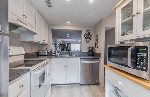Beachwalk Condo | OCEANFRONT DECK! Villa with Awesome Views! Book Now!