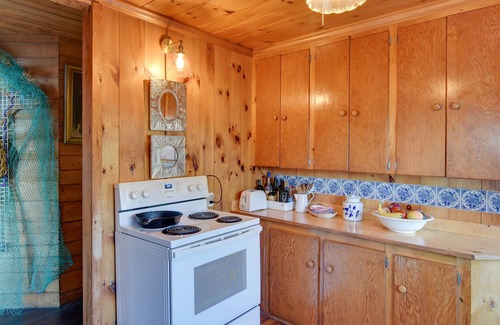Boothbay Harbor House | Oceanfront Cottage w/Deck 2 Mi to Boothbay Harbor