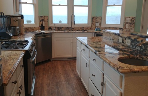 Indian Beach House | OCEANFRONT VICTORIAN MANSION HUGE 20' X 40' POOL/HOT TUB, PET FRIENDLY