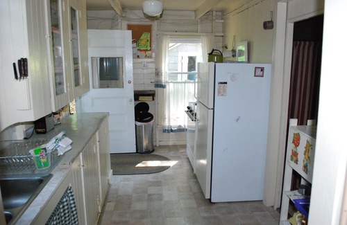 West Bath Cottage | Oceanfront Victorian Cottage (pet friendly)3 beds, 2bath, deck, shared dock