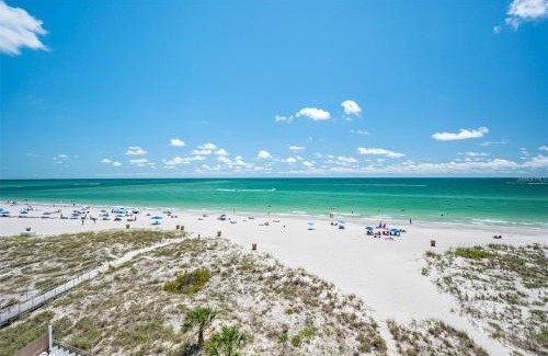 Madeira Beach Apartment | Oceanfront View of Madeira Beach, Steps to the Beach - Madeira Norte Condo