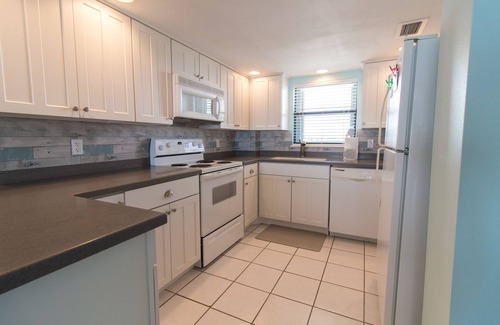 Central Beach Condo | Oceanfront! Views from every room! 2/2 recently updated in beautiful Vero Beach