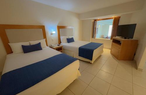 South Hotel Zone House | Oceanfront: Views & Amenities!