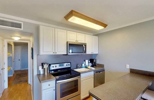 Charleston County Villa | Oceanfront Villa-pool/pier, fishing, stunning 2nd floor view!