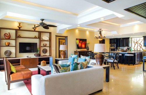Amapas Resort | OCEANFRONT: Xmas Dec 20-27 - 3-BR PH w/wifi in a 5 star Resort in PV
