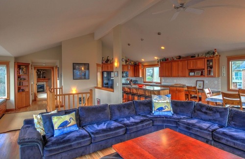 Tolovana Park House | Oceanhouse-1 block to the beach-Cannon Beach Property Management