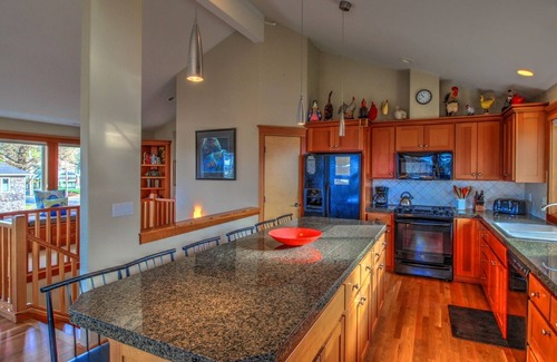 Tolovana Park House | Oceanhouse-1 block to the beach-Cannon Beach Property Management