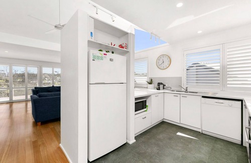Blairgowrie House | OCEANIA BEACH HOUSEnLARGE GAS FIREPLACE