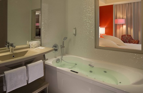 Tours City Centre Hotel | Oceania L'Univers Tours