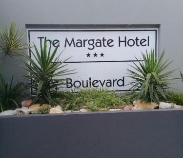 Margate Beach Apartment | Oceanic Breeze