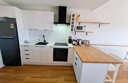 Scarborough Apartment | Oceanic Escape: 50m to beach