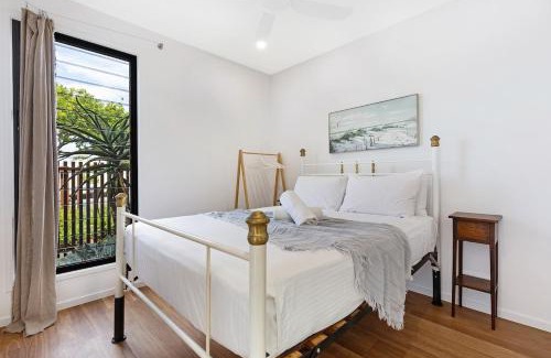 Warana House | Oceanic-Pet Friendly Townhouse 8min to Mooloolaba
