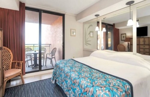 Tropic Resort | Oceanique Resort - Spacious 2 Bedroom W/Kitchen