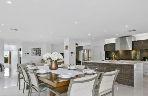 Sellicks Beach House | Oceans 19 by Wine Coast Holiday Rentals