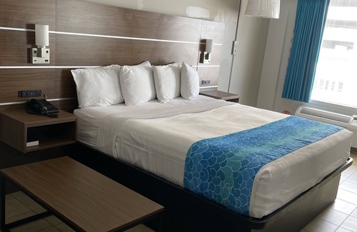 Northeast Virginia Beach Hotel | Oceans 2700