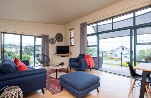 Mangawhai Heads House | Oceans 8 - Mangawhai Heads Holiday Home