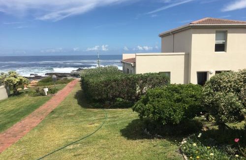 Hermanus House | Oceans Edge - Hermanus Beach Club