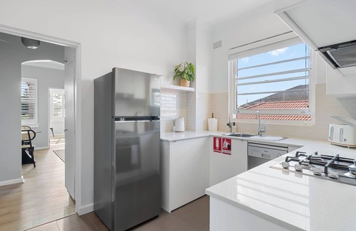North Bondi Apartment | Oceans Embrace A Locals Haven at Bondi Beach