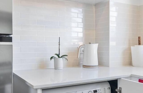 North Bondi Apartment | Oceans Embrace A Locals Haven at Bondi Beach