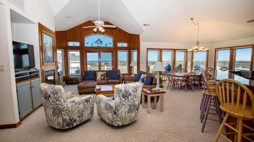 Ocean Sands House | Oceanside, 7 BRS, Private Pool, Hot Tub, Rec Room, OS1A, Corolla Horizons