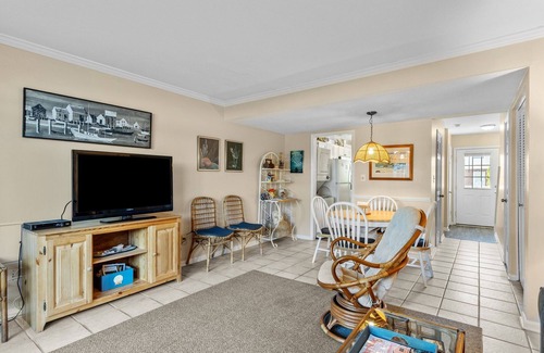 Pine Knoll Shores House | OCEANSIDE COMPLEX WITH POOLS & EASY BEACH ACCESS.