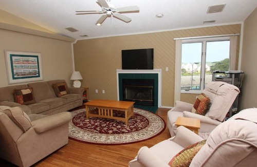 Corolla Light House | Oceanside, Community Pools, Close to Beach, Community Amenities, 607, Beach Ball Villa