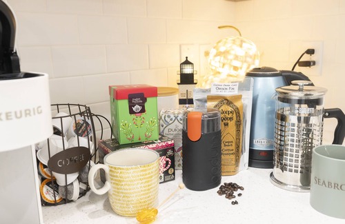 Seabrook House | Oceanside - Dog Friendly - 3pm Checkout