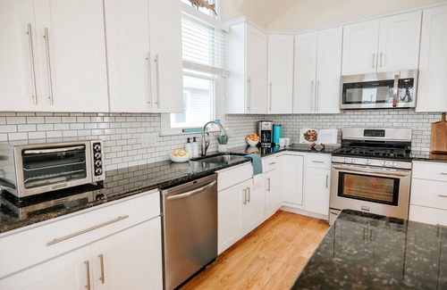 North Beach Haven House | Oceanside House w POOL Near Bay Village and FI - 2 Masters, Elevator, Sleeps 10