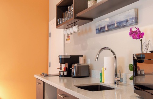 Mid Beach Hotel | Oceanside Hotel and Suites