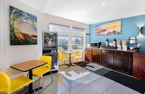 Fort Bragg Hotel | Oceanside Inn & Suites, a Days Inn by Wyndham