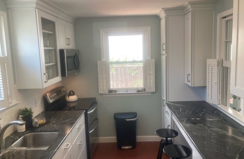 Northeast Virginia Beach Cottage | Oceanside North End Cottage