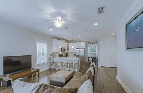Jacksonville Beach House | Oceanside Paradise - Ultra-modern Beach Townhouse