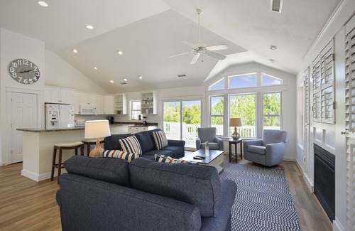 Ocean Hill House | Oceanside: Private Pool, Hot Tub, Game Room, Dog Friendly! Sat-Sat