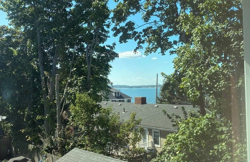 Nahant House | Oceanside quiet getaway close to Boston