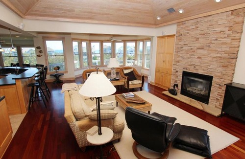 Duck House | Oceanside, Screened Porch, 100 ft to Beach Access, SA180, Siren Song