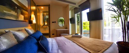 Bang Tao Apartment | Oceanstone by Holy Cow, 2-BR, 60 m2, tree view