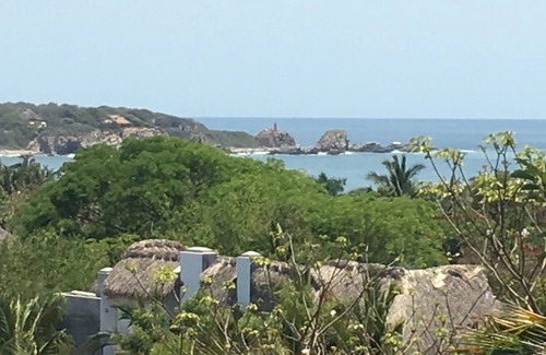 Los Tamarindos Apartment | Oceanview 1Br. apartment 3 blks to beach. Wi-fi, new A/C. Kitchen. 1.5 bath