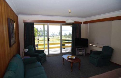 Crescent Head House | Oceanview, 6 Stewart Street