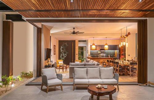 Tulsayab Villa | Oceanview 8BR Luxury Double Villa, Concierge &Pools-Tankah Bay