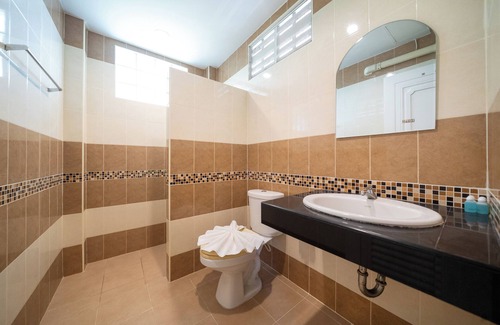Karon Hotel | Oceanview Bungalows by EAT