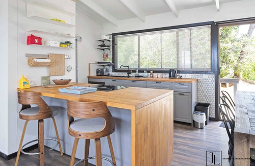 Malua Bay House | Oceanview Cottage | Pet-Friendly Stay & WiFi