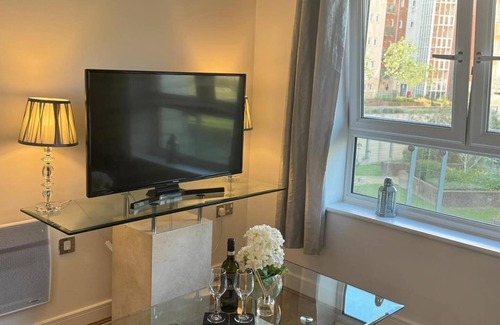 Southampton City Centre Apartment | Oceanview Gem in Southampton