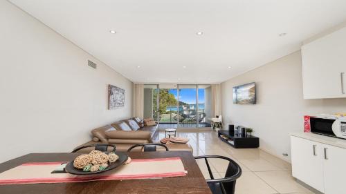 Ettalong Beach House | Oceanview Haven - Ettalong Beach
