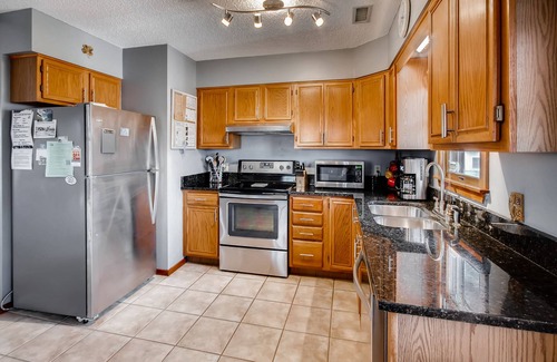 Avon House | Oceanview Home in Avon w/Screened Porch, Cargo Lift, Grill. Under the Big Sky!