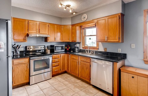 Avon House | Oceanview Home in Avon w/Screened Porch, Cargo Lift, Grill. Under the Big Sky!