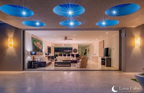 El Bledito Villa | Oceanview Luxury Villa w Pool Hot Tub BBQ Area