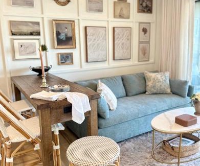 Folly Field Apartment | Oceanview Romantic Escape-King Suite, Balcony, Pool & Bar!