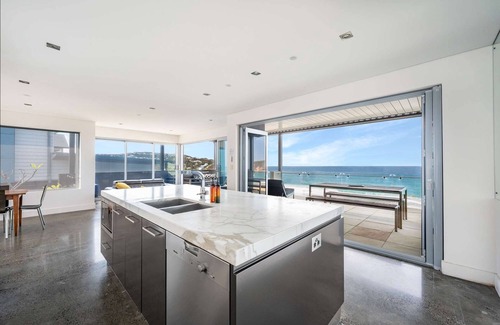 Copacabana House | “Oceanview & Seabreeze” - with Pool