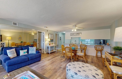 Salter Path Condo | Oceanview, second-floor condo with 4 pools & 2 hot tubs - steps to the beach